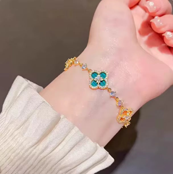 Premium Red Clover Gold Bracelet – Luxury Statement Jewelry