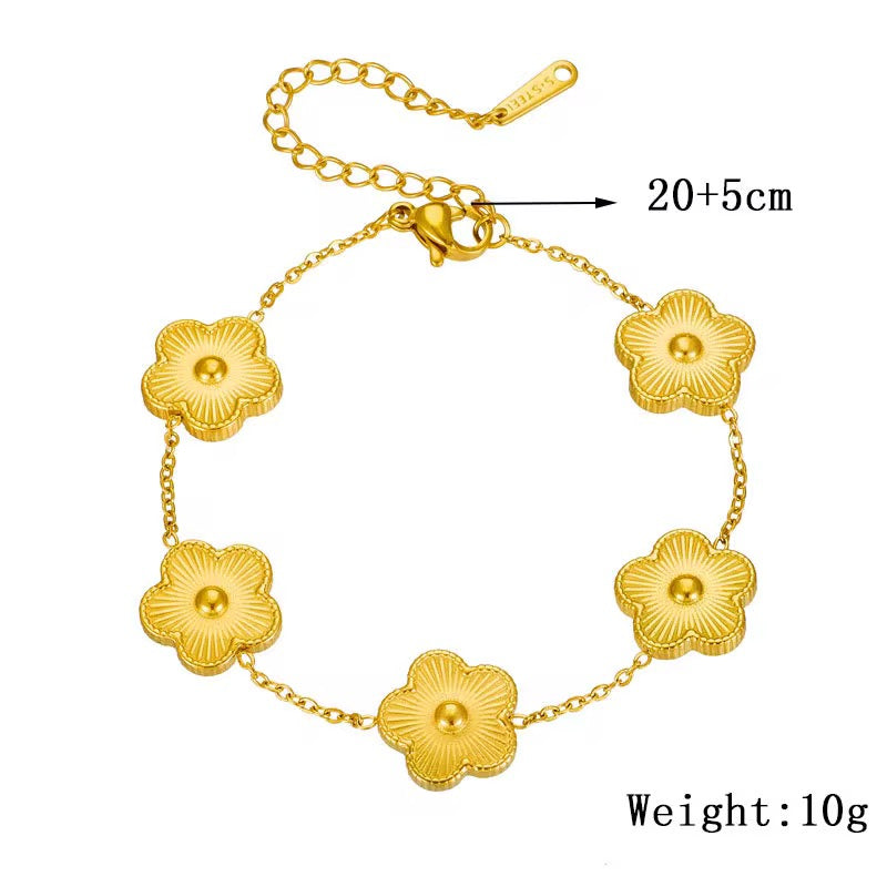 Minimal Gold Flower Bracelet – Classic Luxury Edition