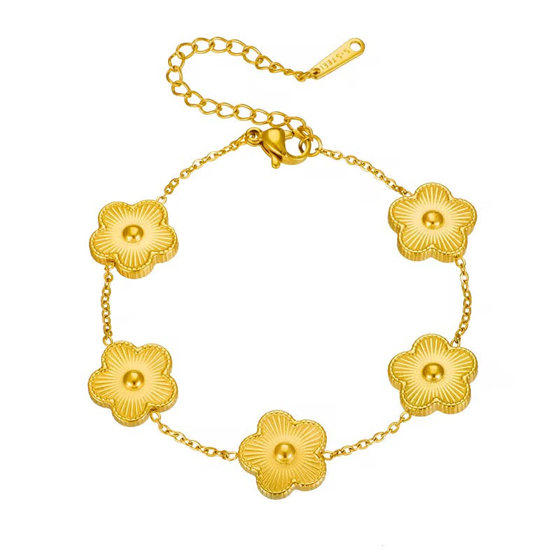 Minimal Gold Flower Bracelet – Classic Luxury Edition